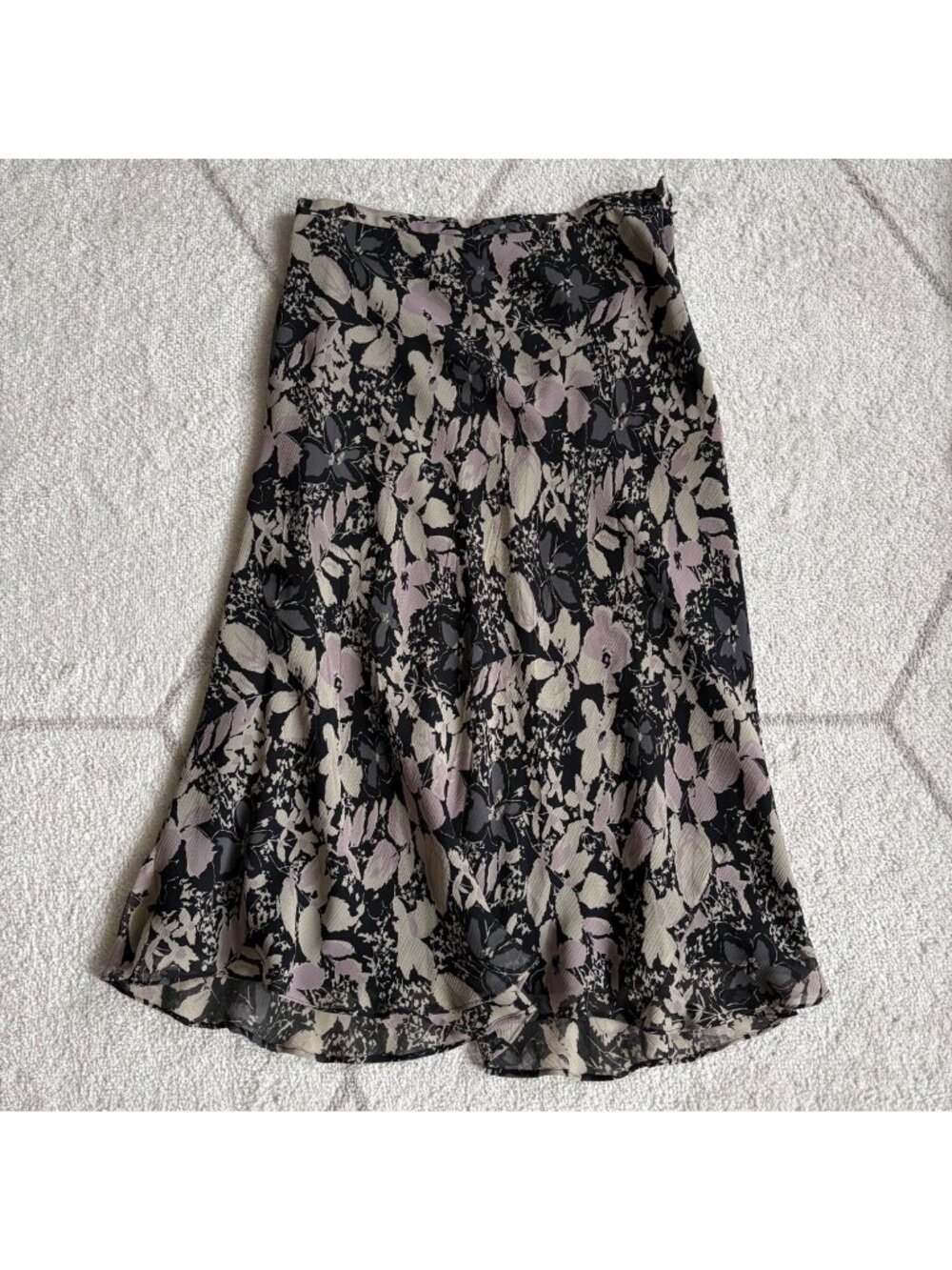 Kate Hill Petite Floral Mid-Length Skirt With Flowing Hem And Side Zipper